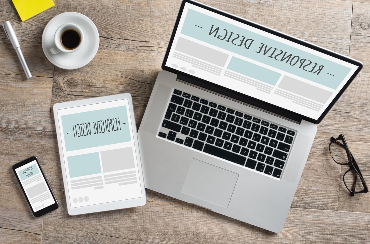 Hand Lettering vs Digital Lettering: Which Should You Learn First as a Beginner